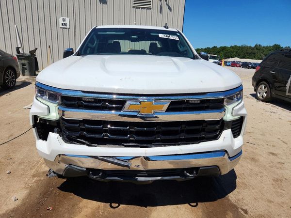 2023 CHEVROLET SILVERADO LT