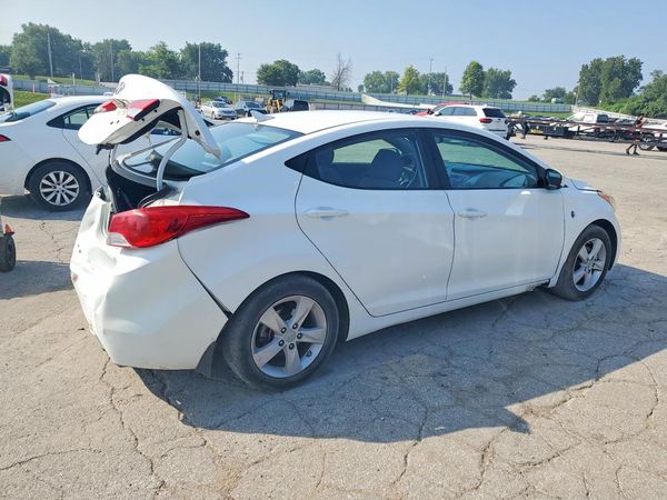 2013 HYUNDAI ELANTRA