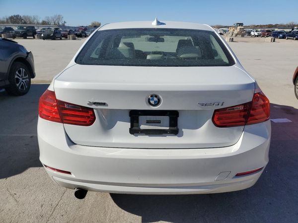 2015 BMW 320