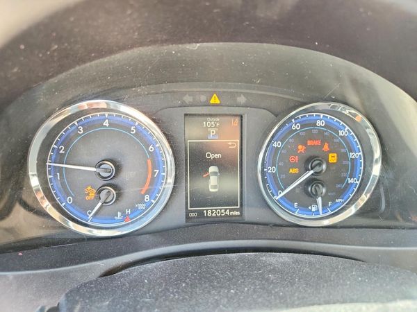 2018 TOYOTA COROLLA
