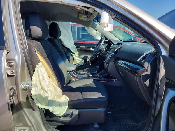 2014 KIA SORENTO Base/ LX