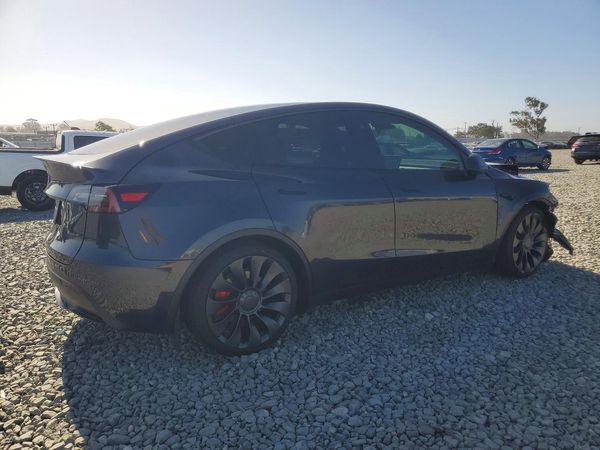 2025 TESLA MODEL Y