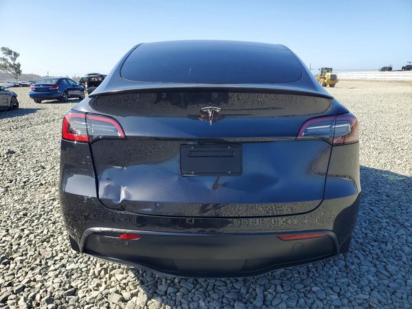 2025 TESLA MODEL Y