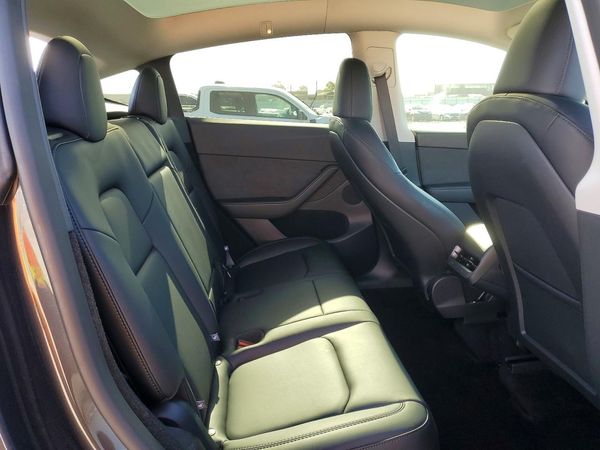 2025 TESLA MODEL Y