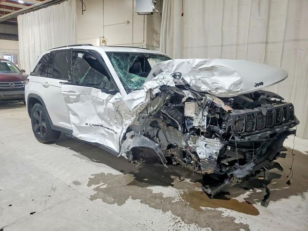 2024 JEEP CHEROKEE Laredo — Passenger 3/4