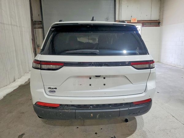2024 JEEP CHEROKEE Laredo — DIRR