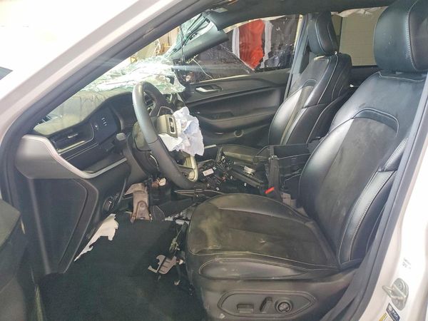 2024 JEEP CHEROKEE Laredo — DENT