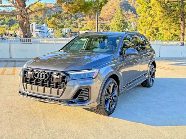 2025 AUDI Q7 quattro Premium Plus