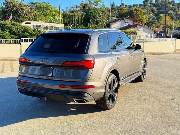 2025 AUDI Q7 quattro Premium Plus