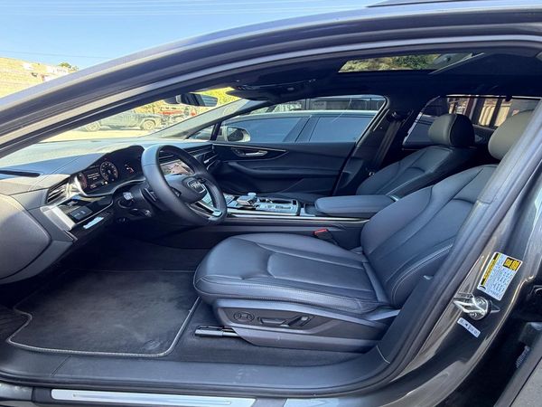 2025 AUDI Q7 quattro Premium Plus