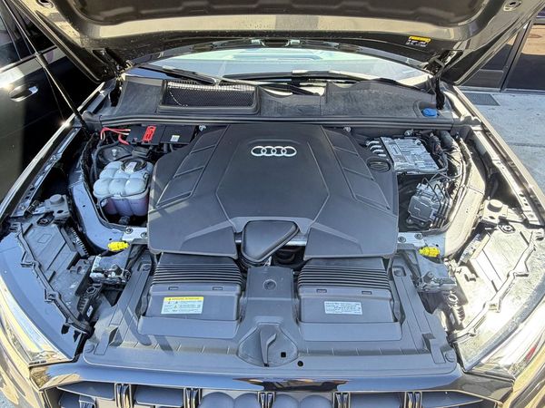 2025 AUDI Q7 quattro Premium Plus
