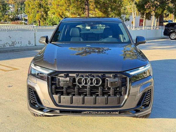 2025 AUDI Q7 quattro Premium Plus