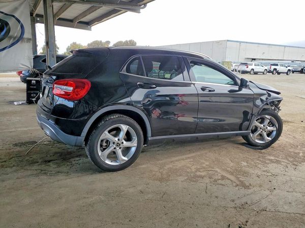2018 MERCEDES-BENZ GLA GLA250-4M