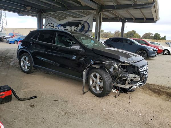 2018 MERCEDES-BENZ GLA GLA250-4M