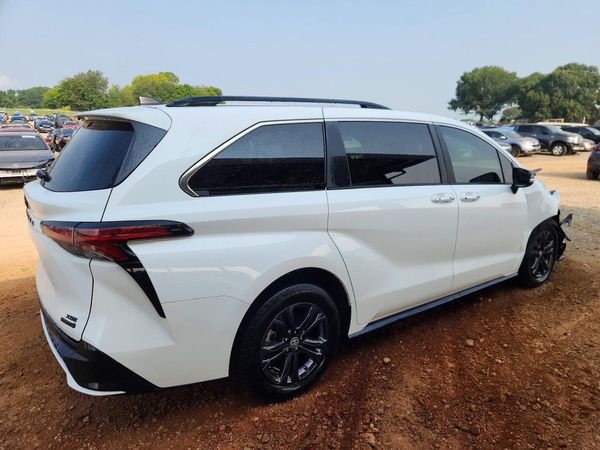 2024 TOYOTA SIENNA Others