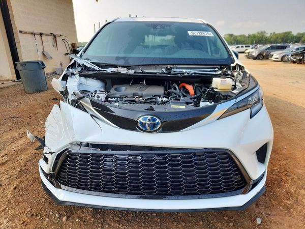 2024 TOYOTA SIENNA Others