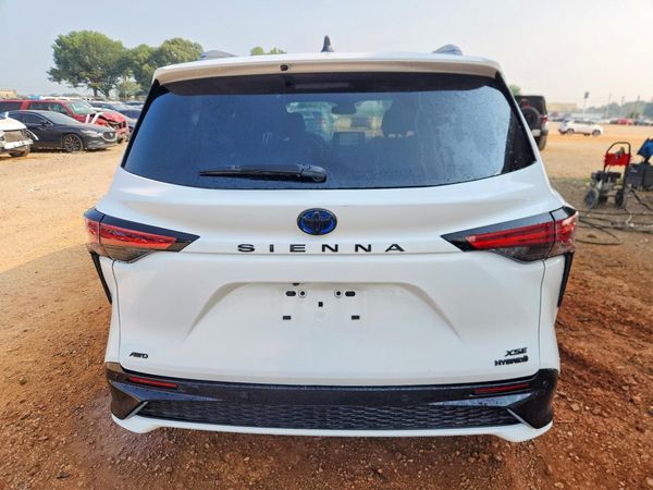 2024 TOYOTA SIENNA Others