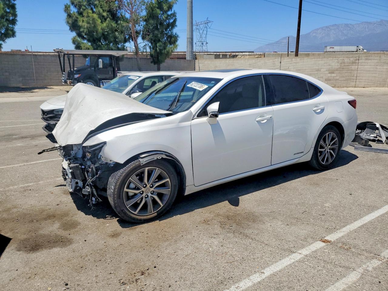 2017 LEXUS ES