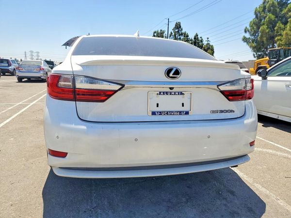 2017 LEXUS ES