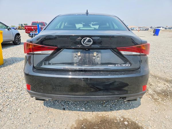 2018 LEXUS IS 300