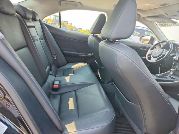 2018 LEXUS IS 300