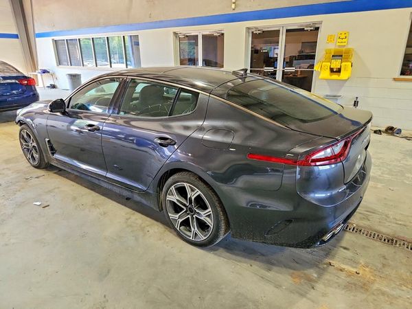 2021 KIA STINGER Base