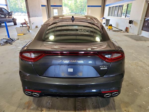 2021 KIA STINGER Base