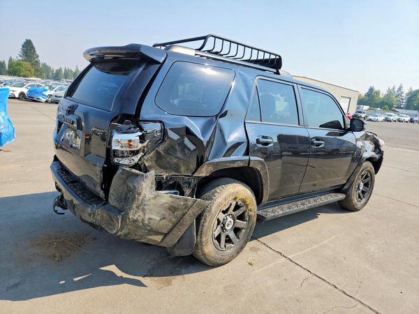 2022 TOYOTA 4RUNNER SR5 Trail Edition
