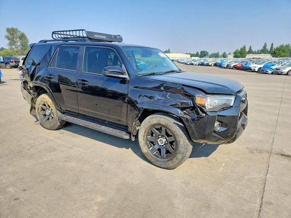 2022 TOYOTA 4RUNNER SR5 Trail Edition
