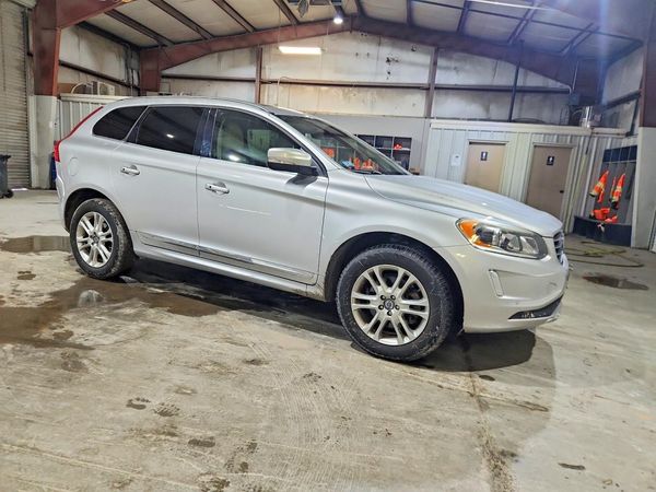 2015 VOLVO XC60