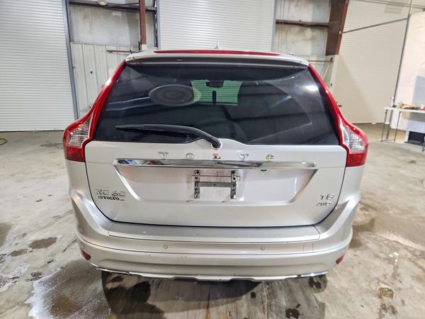 2015 VOLVO XC60