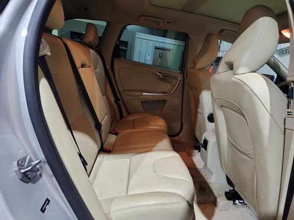 2015 VOLVO XC60