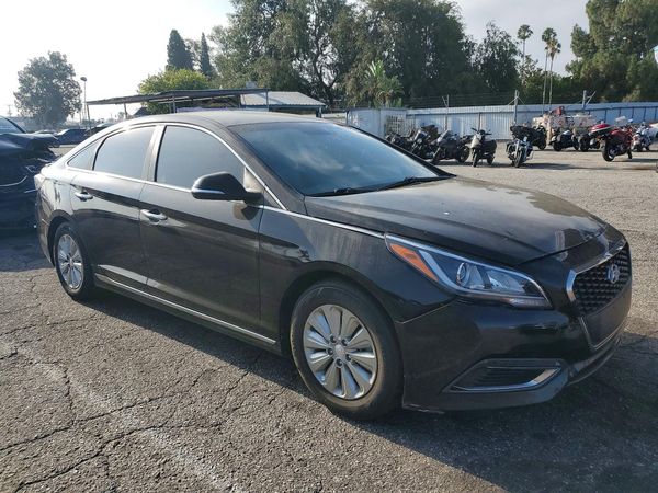 2017 HYUNDAI SONATA SE