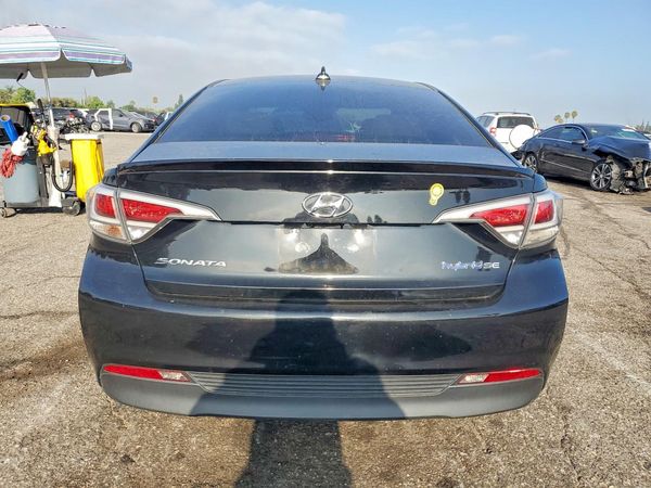 2017 HYUNDAI SONATA SE