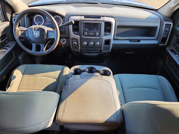 2017 RAM 1500 ST QUAD CAB 4X4