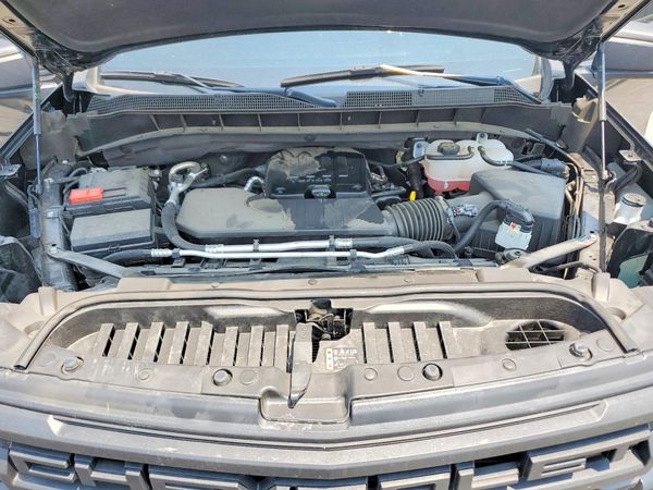 2026 CHEVROLET SILVERADO Custom — Engine bay