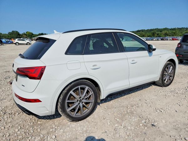 2022 AUDI Q5 E