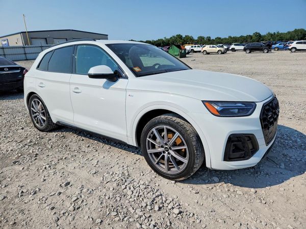 2022 AUDI Q5 E