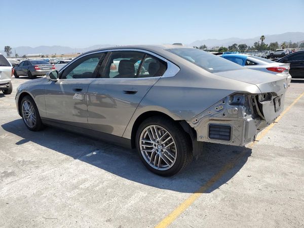 2025 BMW 530