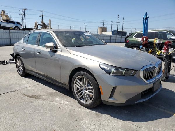 2025 BMW 530