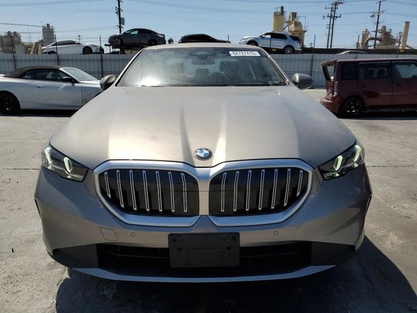 2025 BMW 530