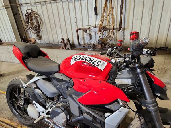 2022 DUCATI STREETFIGHTER — DENT