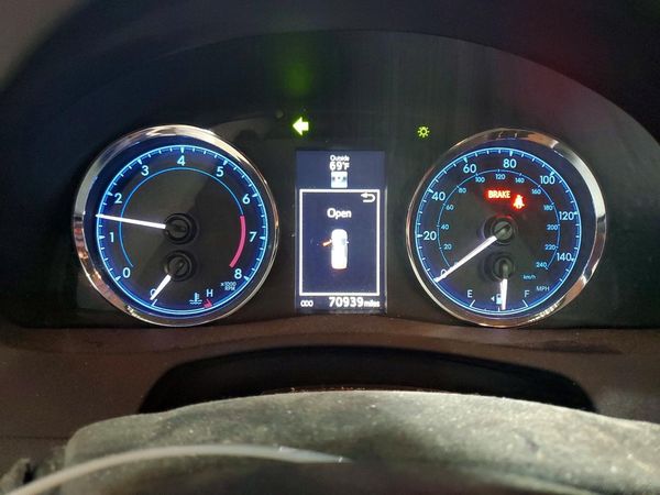 2017 TOYOTA COROLLA
