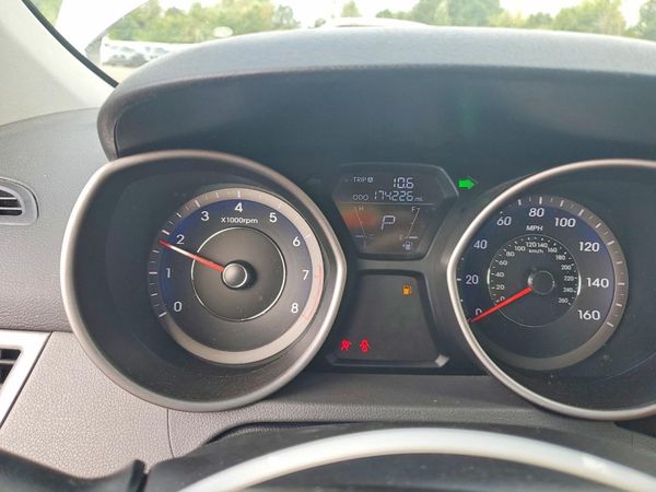 2013 HYUNDAI ELANTRA