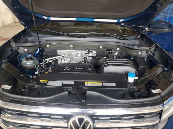 2021 VOLKSWAGEN ATLAS 4Motion SE — Engine bay