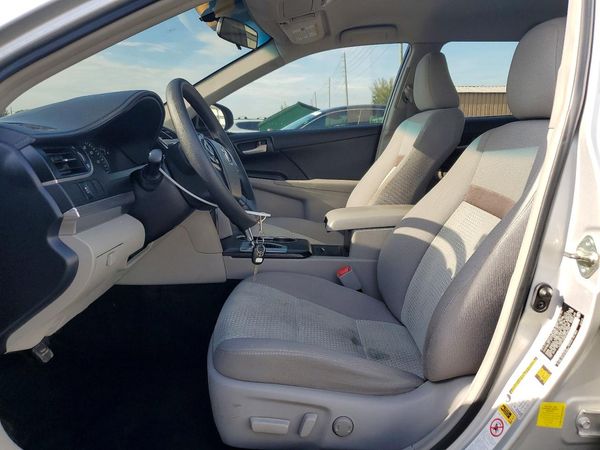 2014 TOYOTA CAMRY — DENT