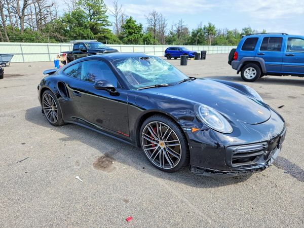 2019 PORSCHE 911