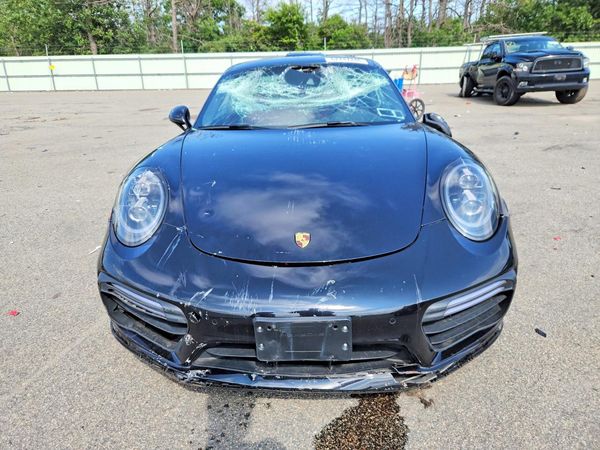 2019 PORSCHE 911