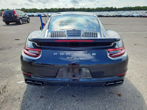 2019 PORSCHE 911