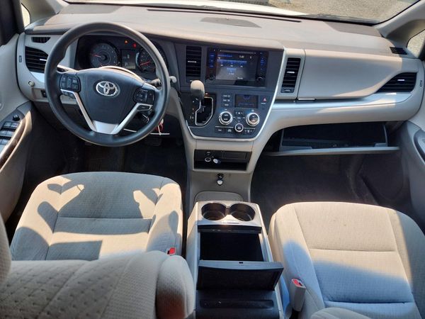 2015 TOYOTA SIENNA